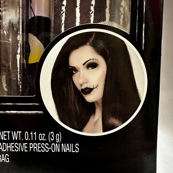 Disney’s Tim Burtons Nightmare Before Christmas Jack 37Pcs Make Up Set Brand New - Picture 6 of 11